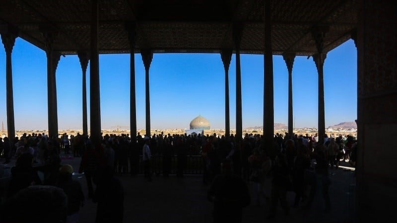 Alun-Alun Isfahan Kedatangan Banyak Wisatawan 