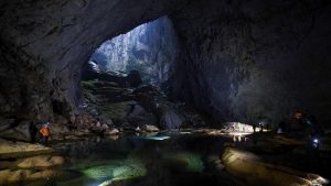 Gua Terbesar Dunia Son Doong di Vietnam