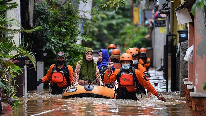 FAKTA Meminta Warga Untuk Gugat Pemporv DKI Atas Buruknya Penanganan Banjir