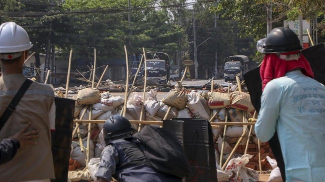 [FOTO] - Protes Kudeta Myanmar Tambah Korban Tewas