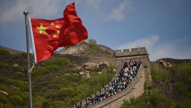 Peringatan Hari Buruh di Tembok Besar China