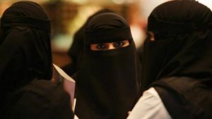 Arab Saudi Izinkan wanita untuk Daftar Haji tanpa Wali