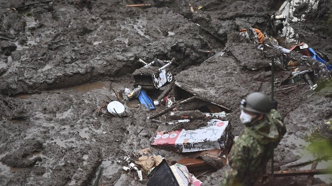 Banjir Bandang 'Sapu' Kota Okinawa di Jepang