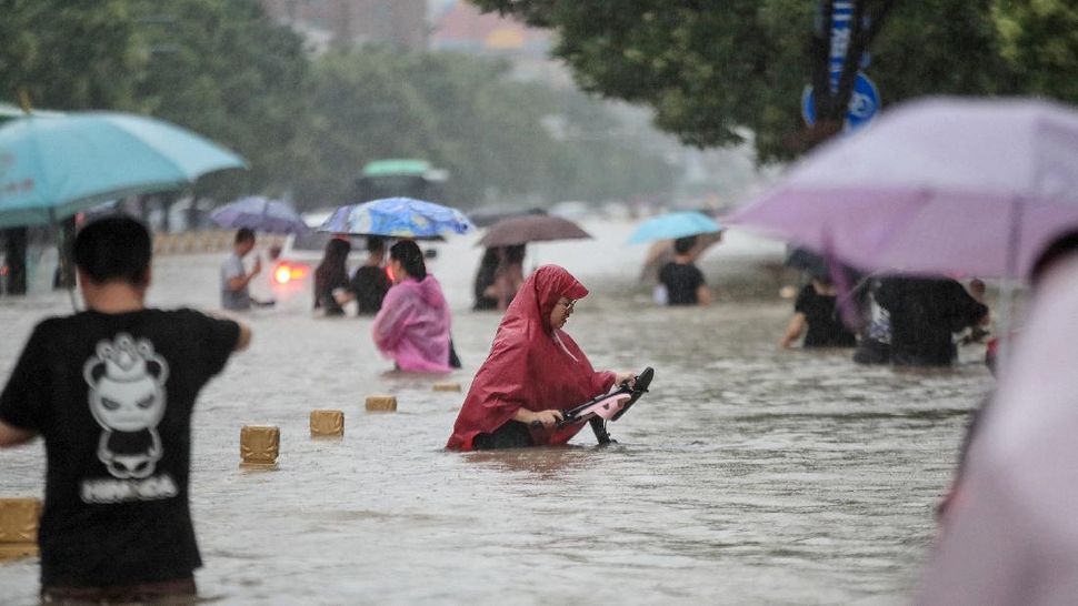 China Diterjang Banjir Bandang