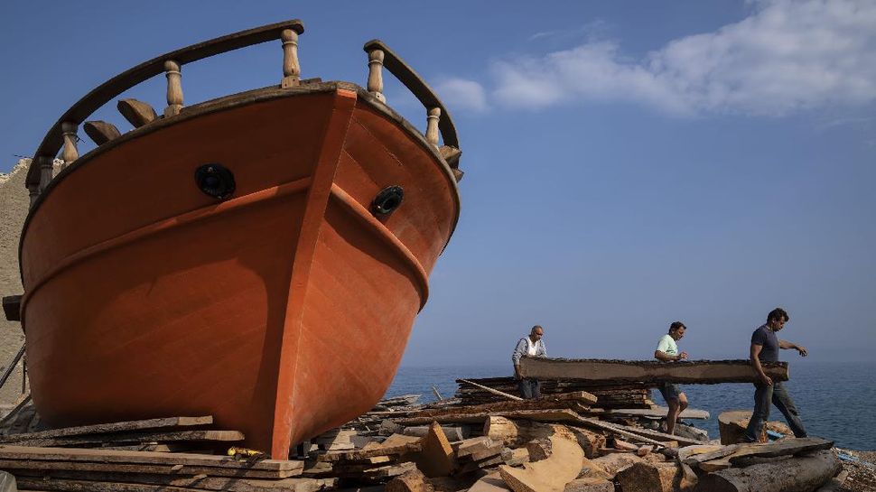 Pembuatan Kapal Tradisional di Yunani