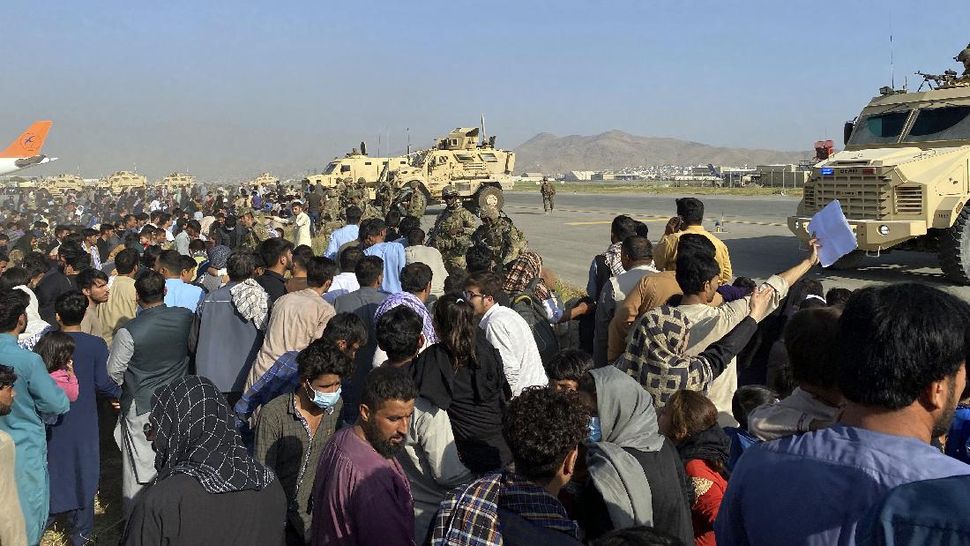 Tentara AS Menembak Mati Dua Orang Bersenjata di Bandara  Kabul