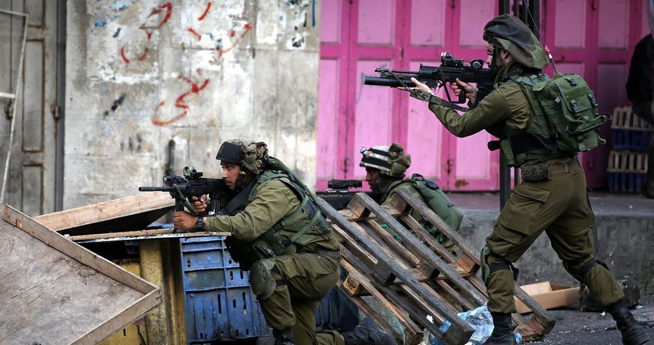 PasukanPendudukan Israel (IOF) dalam kampanye penangkapan warga Palestina.