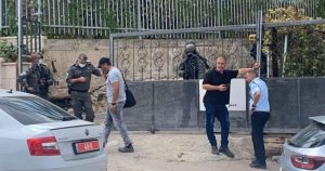 Pintu masuk masjid al-Aqsa yang dijaga ketat oleh Pasukan Pendudukan Israel.