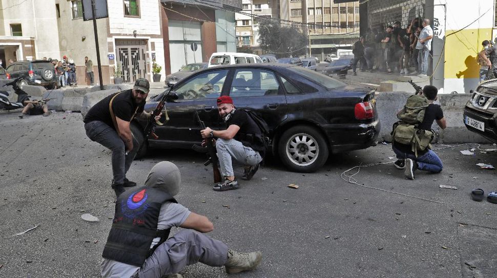 Jalanan Beirut Diserbu Baku Tembak Berdarah