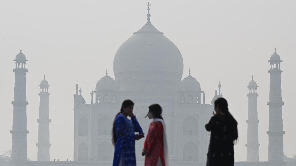 Taj Mahal Diselimuti Polusi Udara