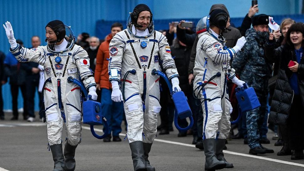 Yusaku Maezawa, Miliarder Jepang yang Meluncur ke Luar Angkasa