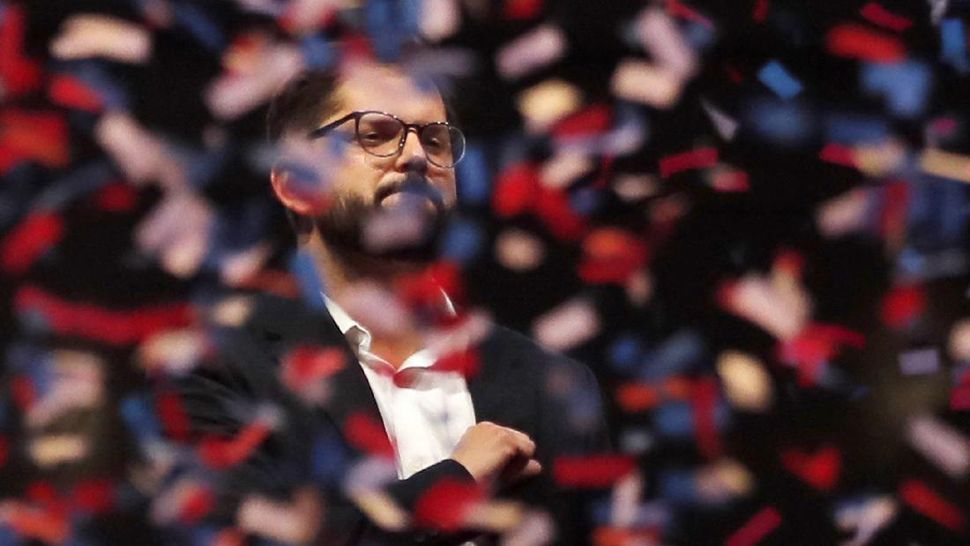 Rakyat Chile Sambut Presiden Baru Gabriel Boric