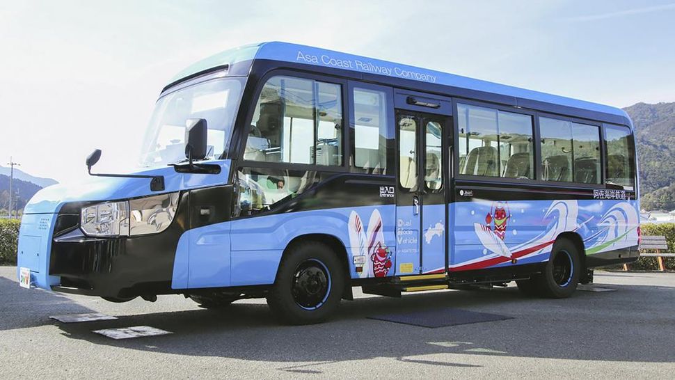 Kendaraan Bus Umum Jepang Sekaligus Kereta