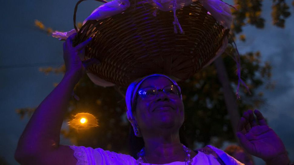 Umat Umbanda adakan Ritual, Berharap Berkah dari Dewi Laut di Brazil