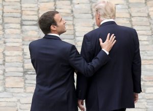 Kemarin Donald Trump, Sekarang Emmanuel Macron Perah Sapi Susu di Teluk Persia