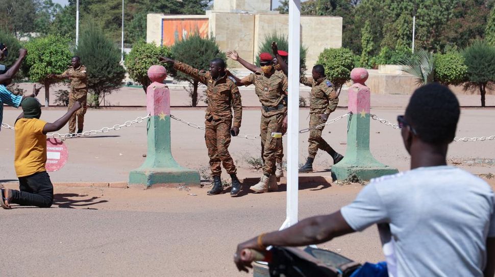 Warga Burkina Faso Dukung Kudeta Militer