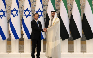 Abu Dhabi, Purna Warta - Setelah meninggalkan Bandara Tel Aviv menuju Abu Dhabi, Presiden Israel Isaac Herzog mengucapkan terima kasih kepada Putera Mahkota Abu Dhabi, Mohammed bin Zayed yang telah mengundangnya untuk mengunjungi UEA.