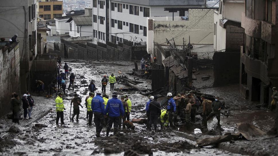 Ibu Kota Ekuador Hancur Lebur Digempur Banjir dan Longsor