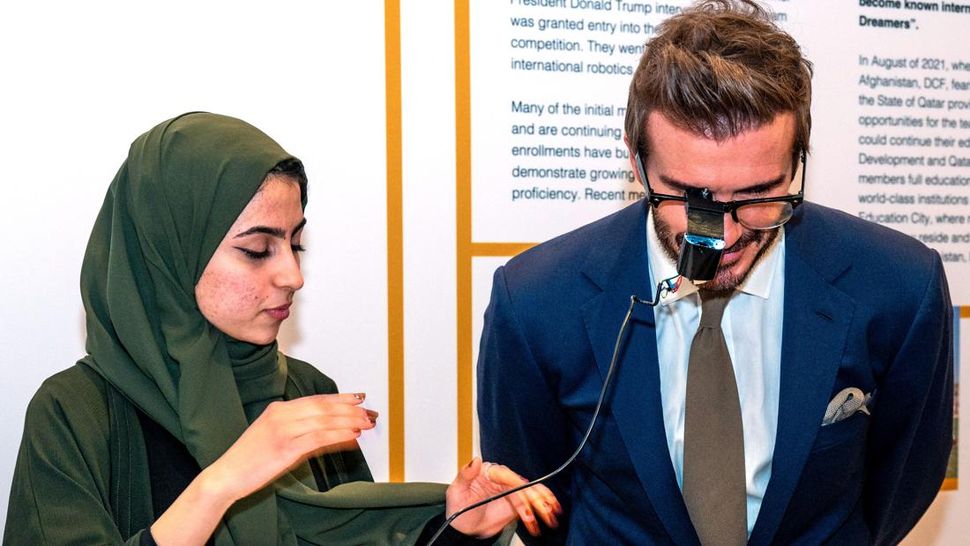 Beckham Terpukau pada Robot Buatan Wanita Afghanistan