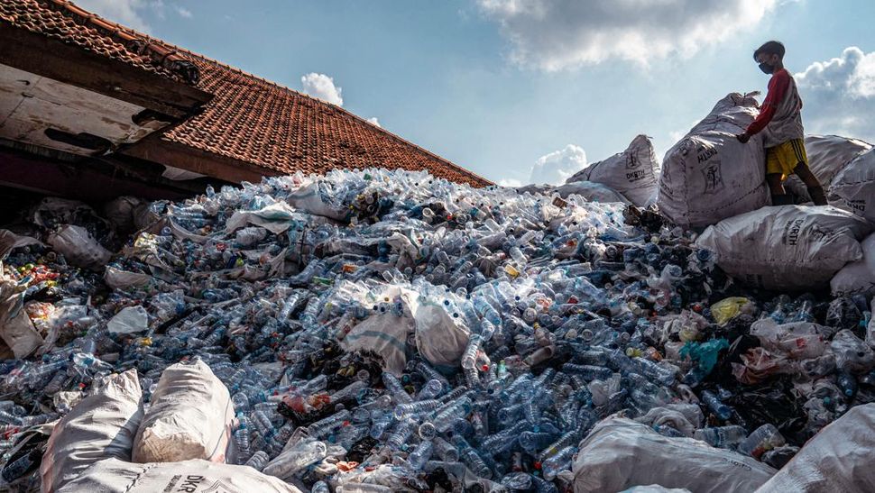Hasil Limbah Kemasan Plastik Dari Penukaran Tiket Bus