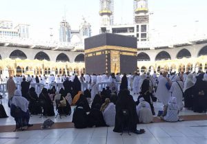 Arab Saudi Izinkan Wanita Lakukan Umrah Tanpa Wali Laki-Laki