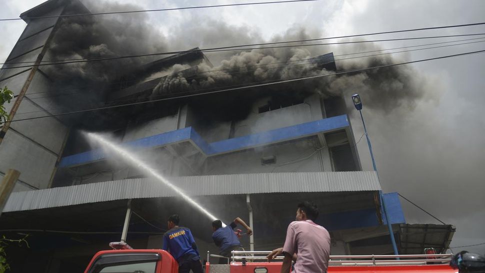Sisa Kebakaran Suzuya Mall Banda Aceh