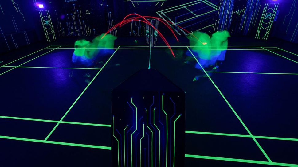 Bermain Badminton dalam Gelap