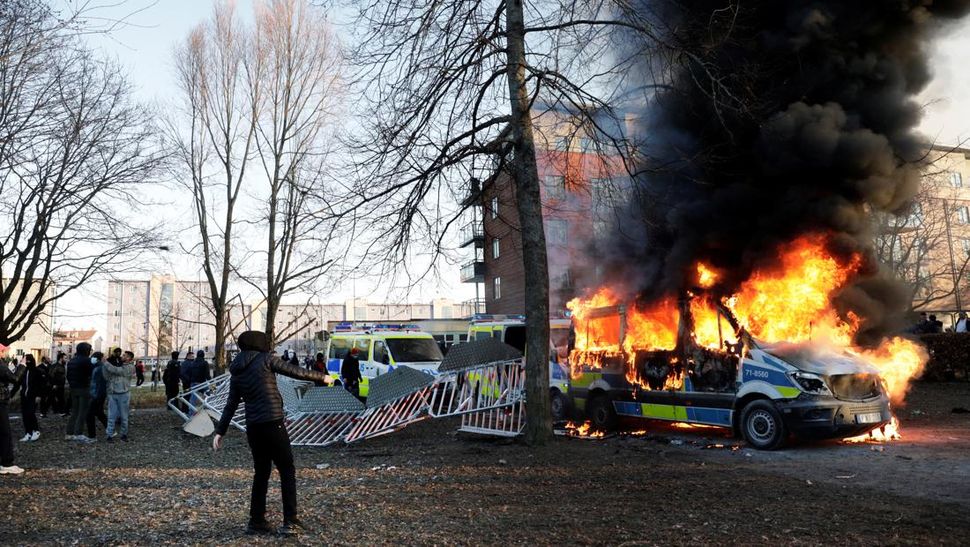 Politisi Bakar Al-Quran Pemicu Aksi Demonstrasi di Swedia