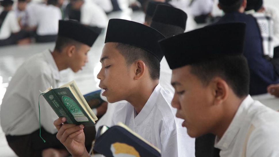 Pesantren Ar-Raudlatul Medan Adakan Tadarus Berjemaah