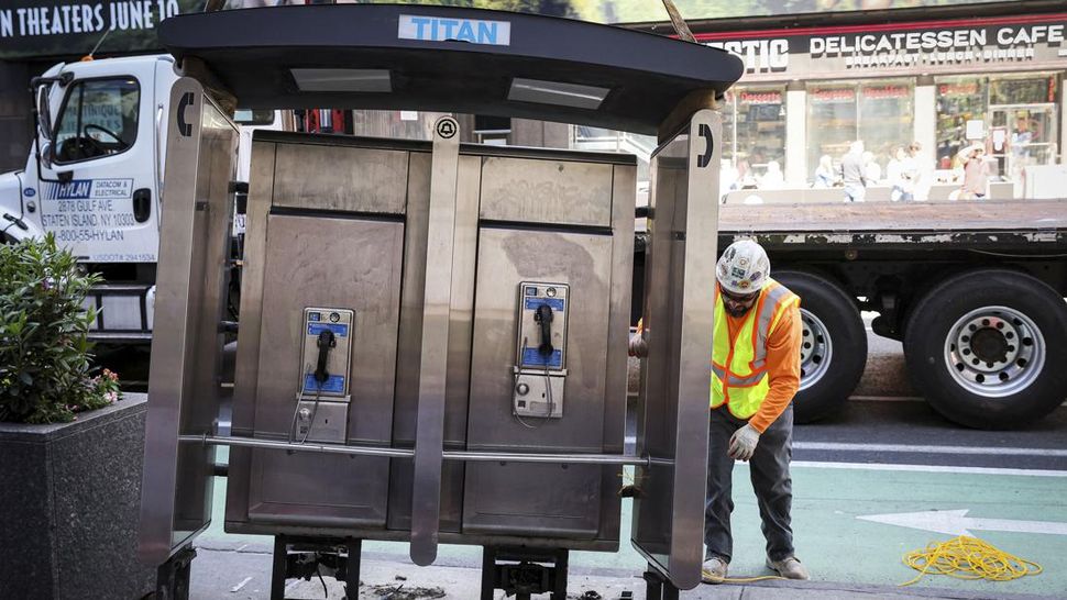 New York Ucap Selamat Tinggal ke Telepon Umum