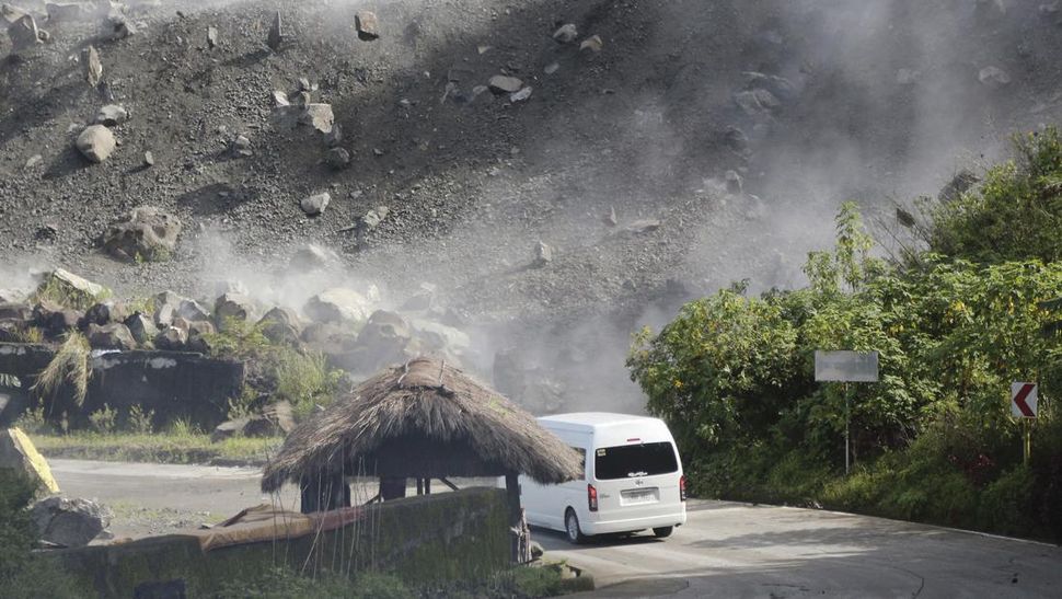 Luluh Lantak, Filipina Dihentak Gempa Magnitudo 7,1