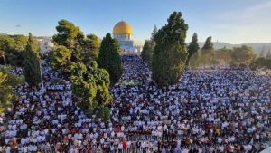 Warga Palestina Berbondong-Bondong Lakukan Shalat Idul Adha di Masjid Al-Aqsa + Foto