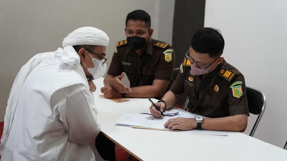 Habib Rizieq Shihab Bebas Bersyarat