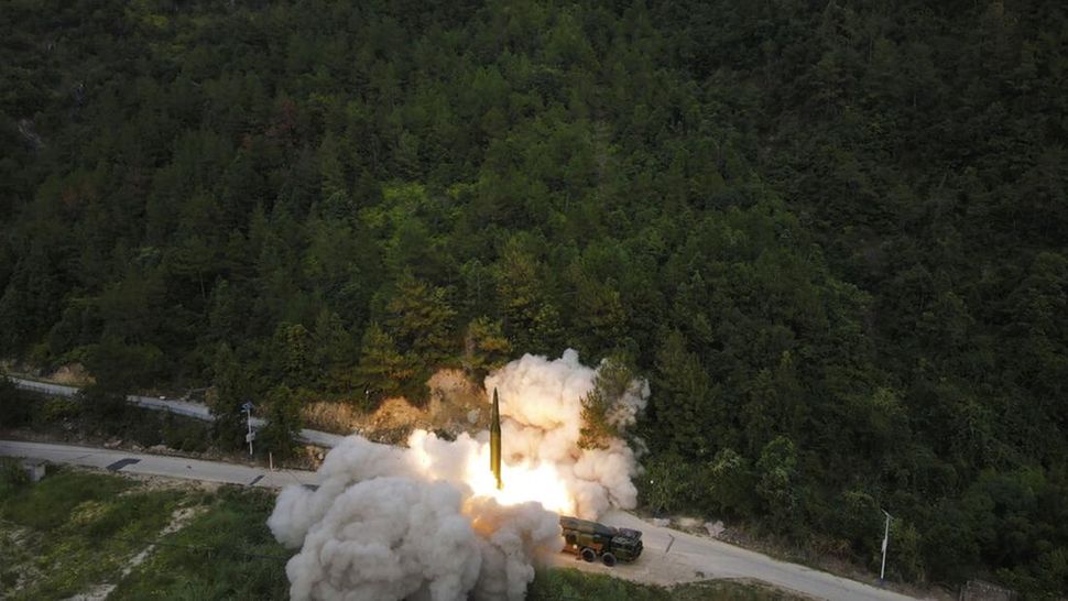 China Pamer Rudal sampai Jet Tempur 'Takuti' Taiwan