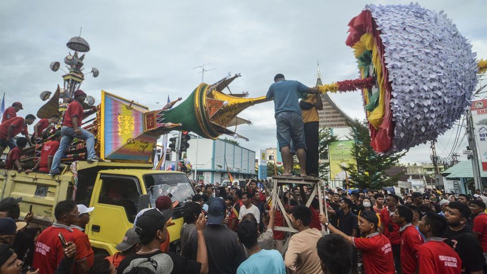 Tradisi Tabuik, Mengenang Kesyahidan Imam Husein Cucunda Nabi Saw