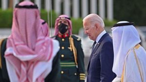 Keluarga Kerajaan Saudi Harus Memberi Kompensasi Kepada Keluarga 9/11 Bukan Afghanistan