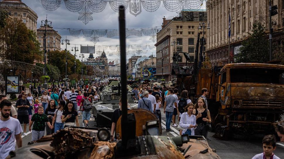 Zona Perang Ukraina Jadi Pameran