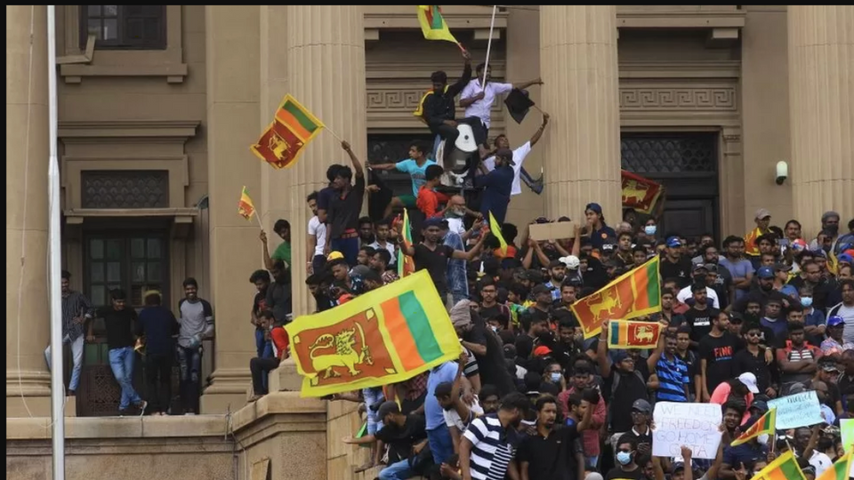 Demonstran Serukan Penangkapan Rajapaksa Setibanya di Sri Lanka