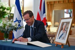 Herzog Akan Wakili Israel Saat Pemakaman Ratu Elizabeth II