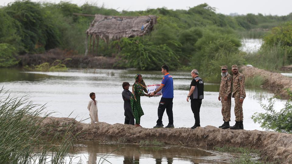 Korban Tewas Akibat Banjir Lampaui 1.200, Pasokan Bantuan Mulai Berdatangan ke Pakistan