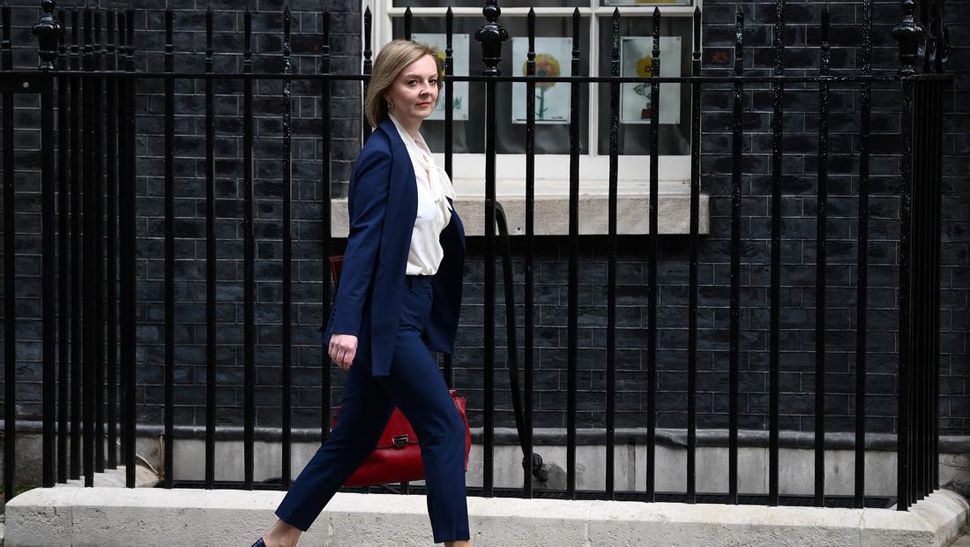 Mengenal Sosok Liz Truss si Perempuan Ketiga Jadi PM Inggris