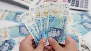 Pound Inggris Tenggelam Ke Rekor Terendah Pada 37 tahun Terhadap Dolar Karena Resesi