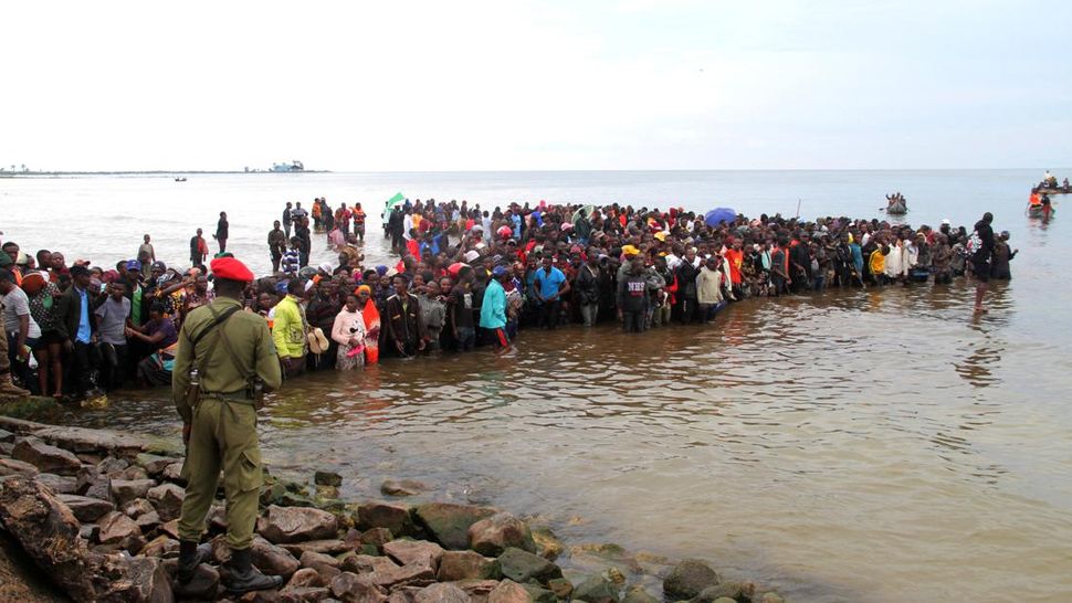 Penyelamatan Pesawat Jatuh ke Danau di Tanzania