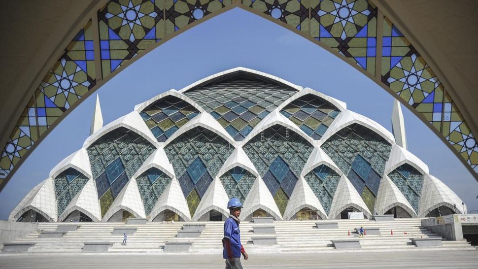 Masjid Al Jabbar di Jabar yang Telan Anggaran Rp1 T