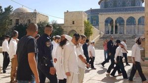 Pemukim Israel Serbu Masjid al-Aqsa dan Lakukan Tarian Provokatif