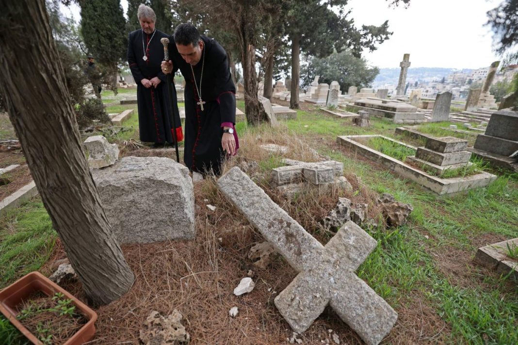 Pemukim Israel Obrak-Abrik Pemakaman Kristen di Yerusalem