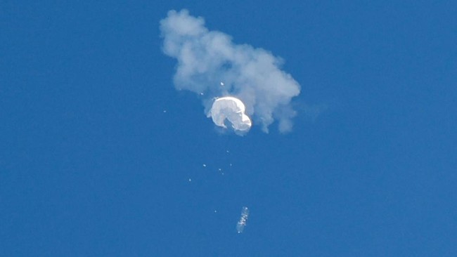 Potret Balon Mata-mata China di Langit AS