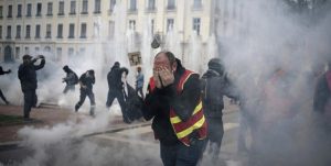 Polisi Perancis Menangkap Sejumlah Demonstran di Paris