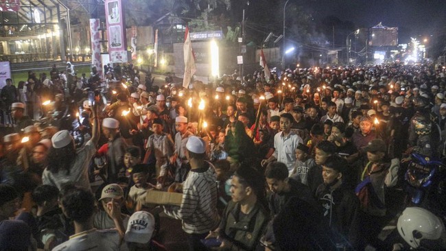 Sambut Ramadan, di Sejumlah Daerah RI Gelar Pawai Obor 