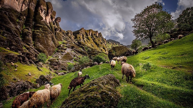 Keindahan Pegunungan Haft Hoz di Khorramabad, Iran